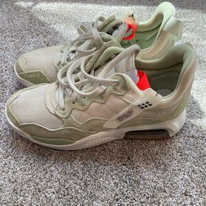 Mens Jordan MA2 size 9 worn twice